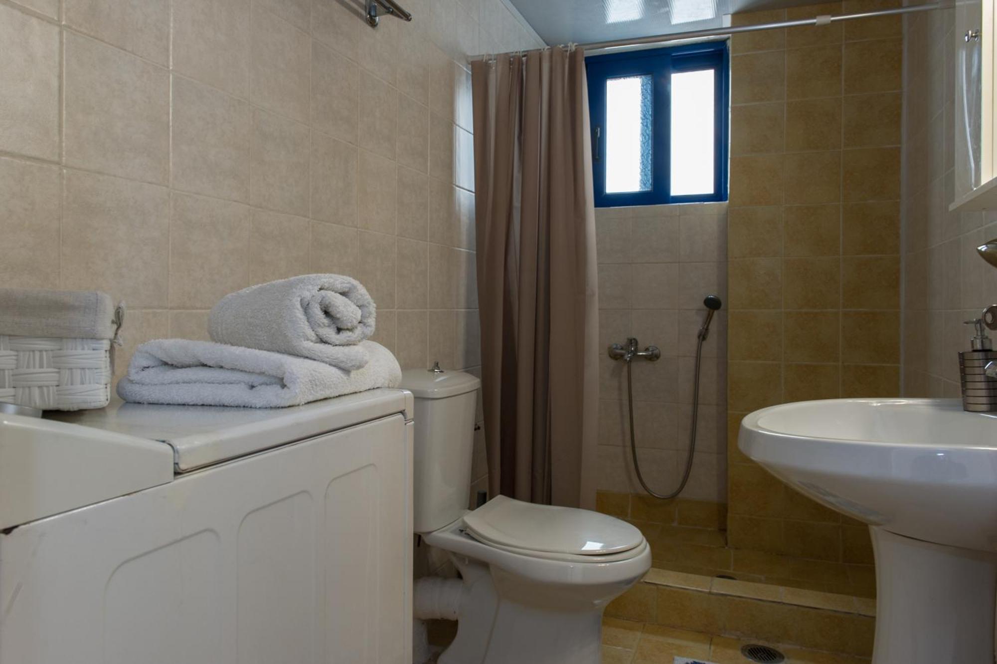 Kamari Blue Apartments 卡拉马塔 外观 照片
