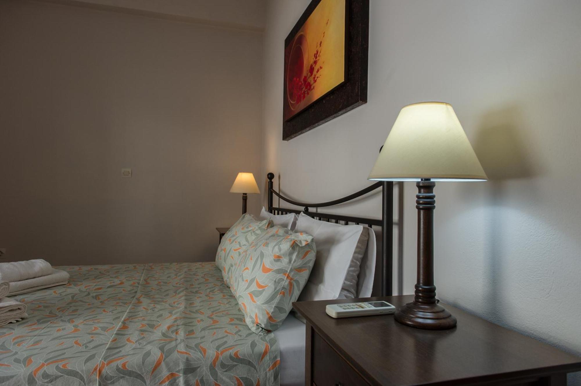 Kamari Blue Apartments 卡拉马塔 外观 照片