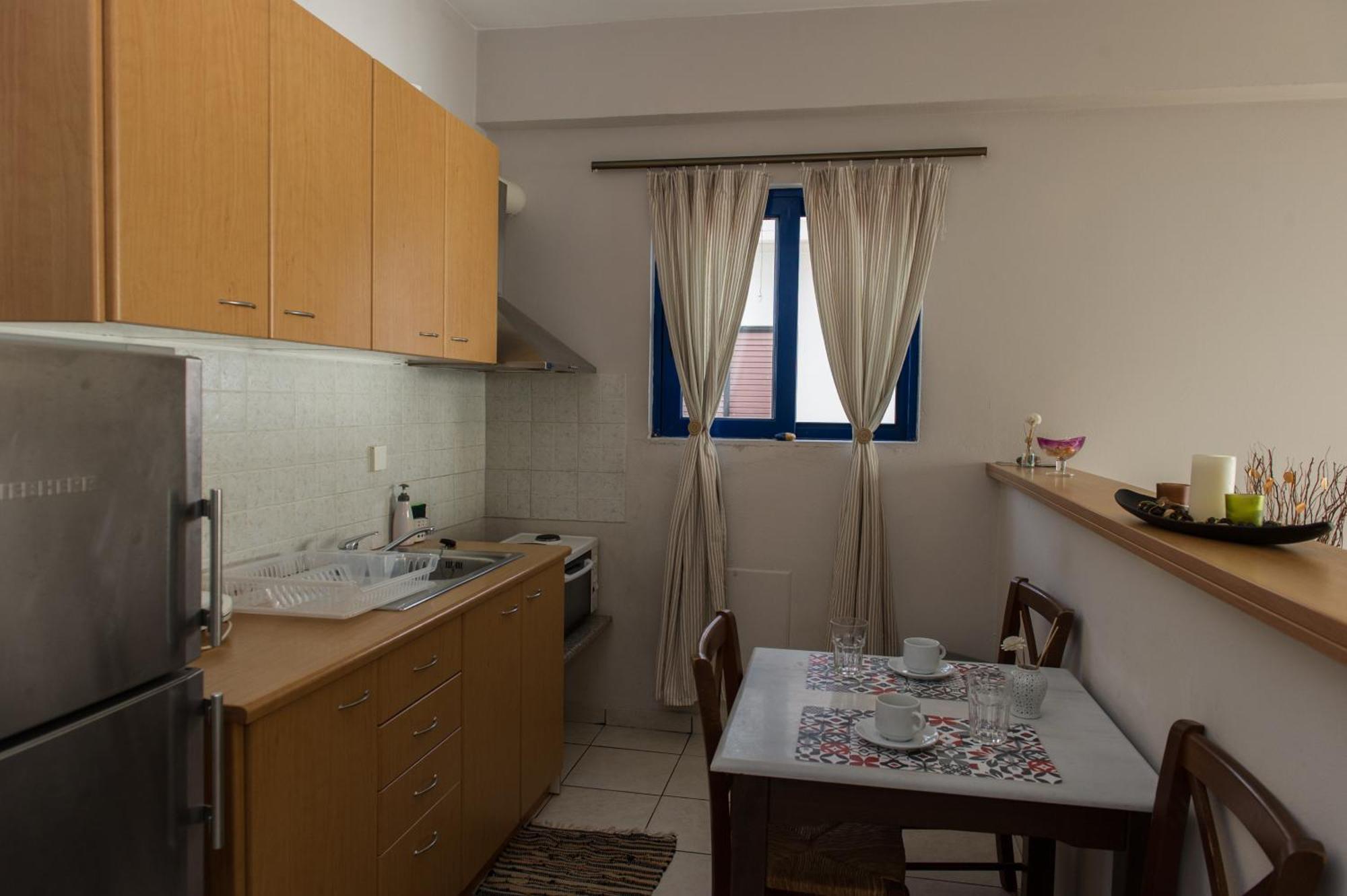 Kamari Blue Apartments 卡拉马塔 外观 照片