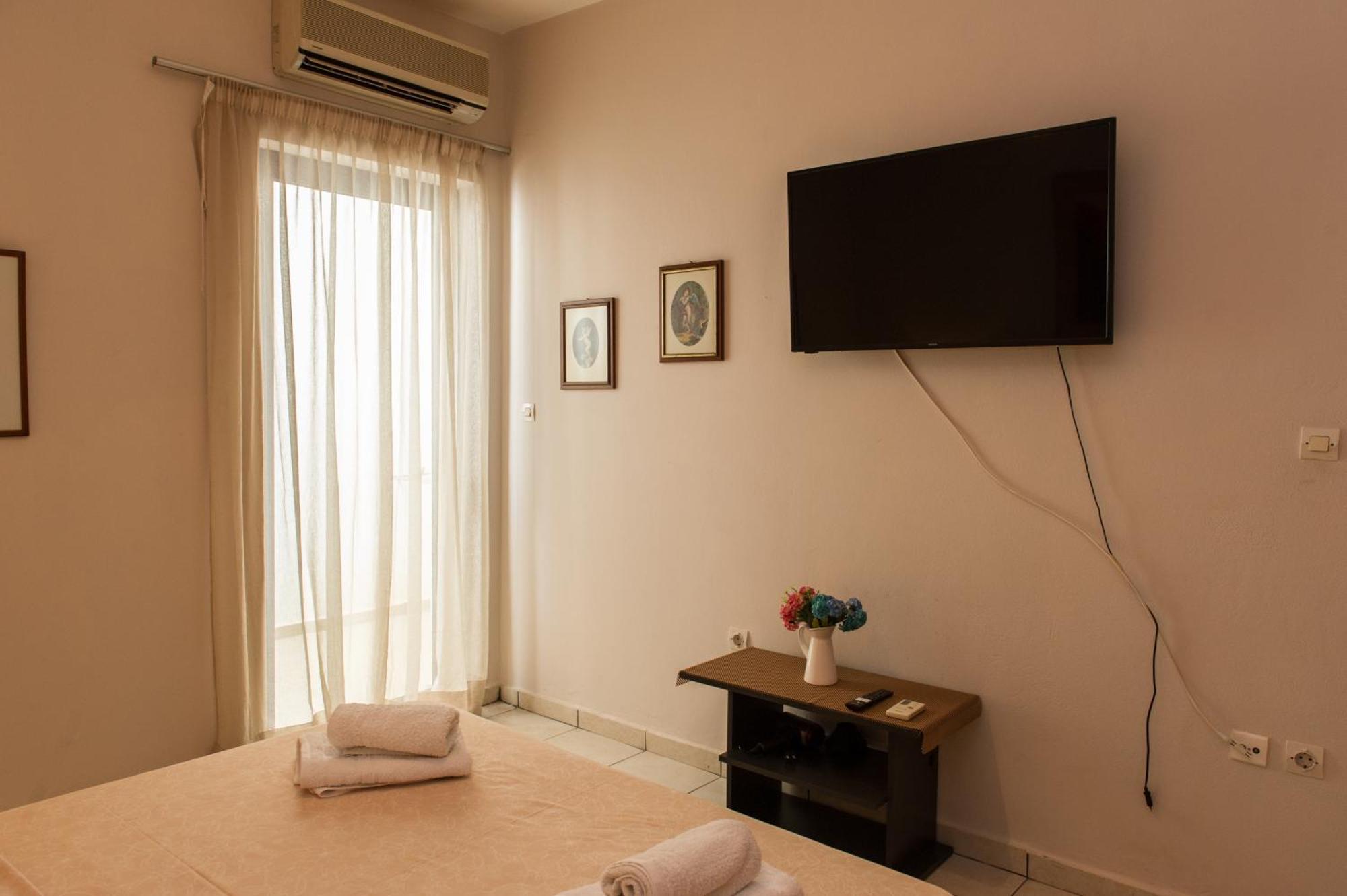 Kamari Blue Apartments 卡拉马塔 外观 照片