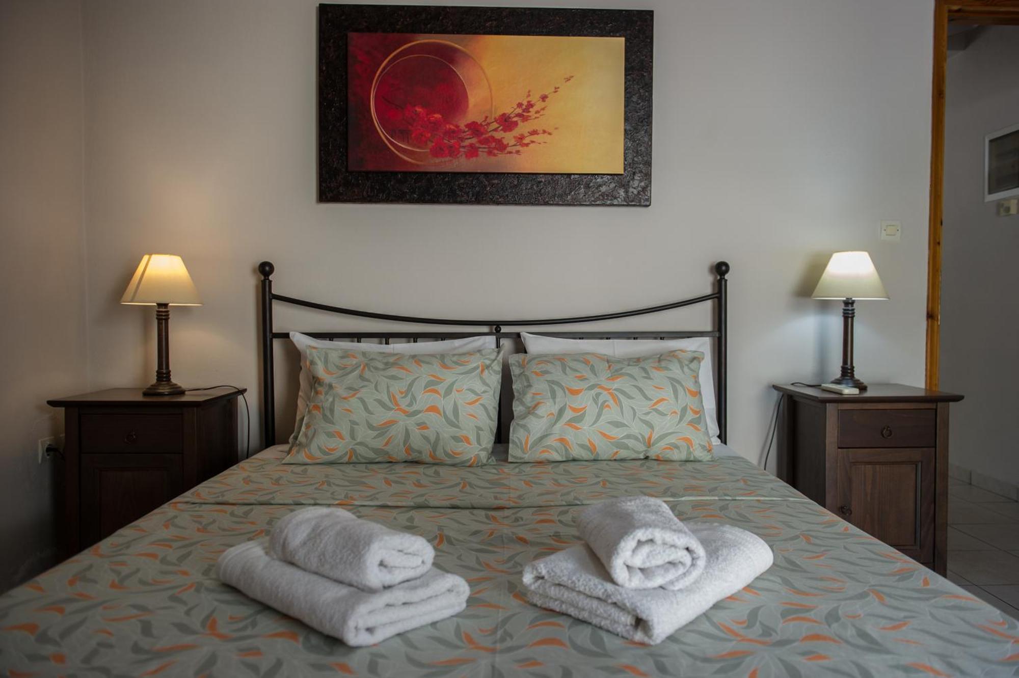 Kamari Blue Apartments 卡拉马塔 外观 照片
