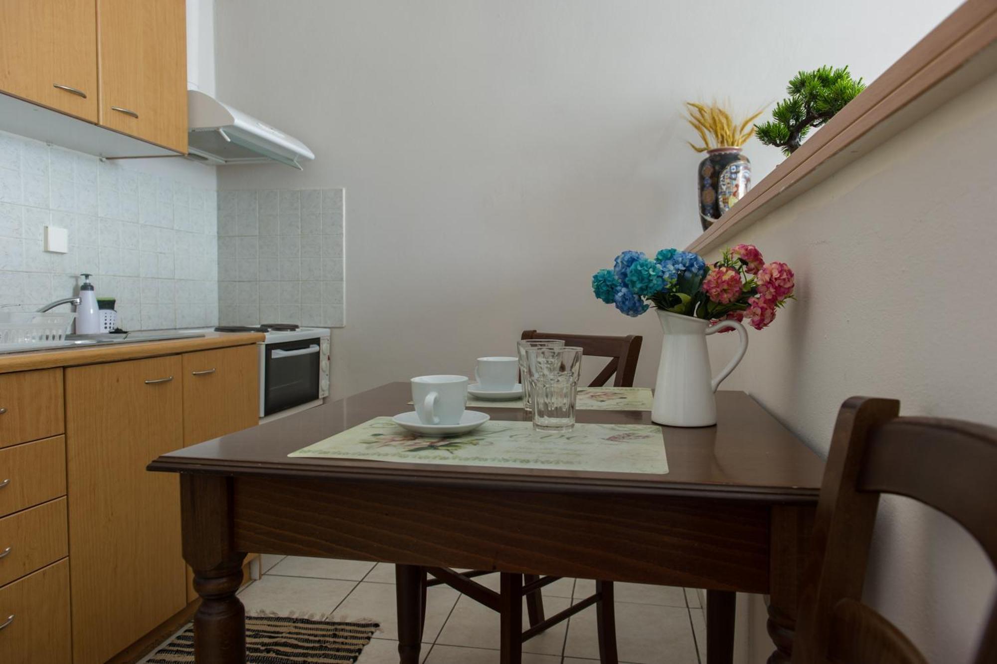 Kamari Blue Apartments 卡拉马塔 外观 照片